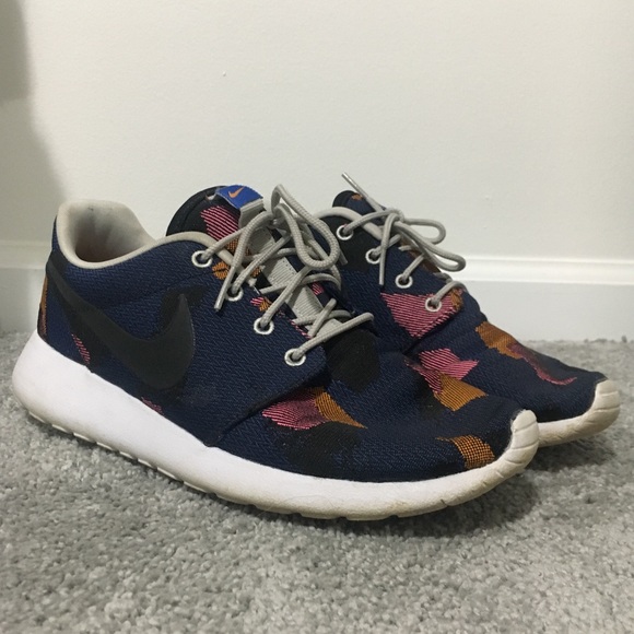 Nike Shoes - Nike Roshe running shoes